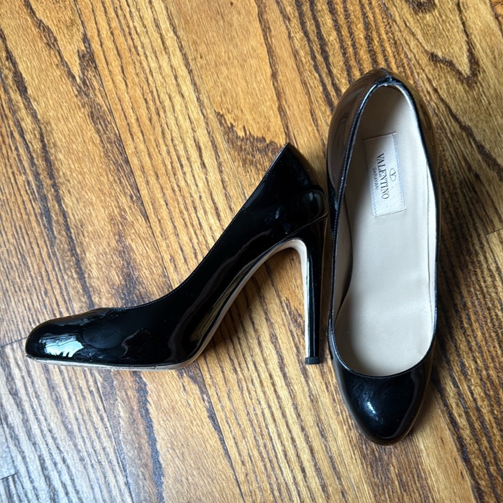 Authentic Valentino Black heels